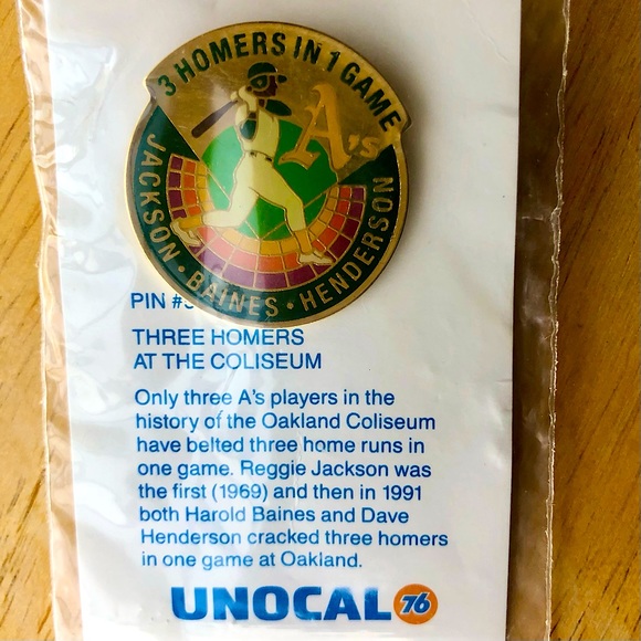 Vintage Pin - Oakland A’s 3 Homers 1 Game - Picture 1 of 2